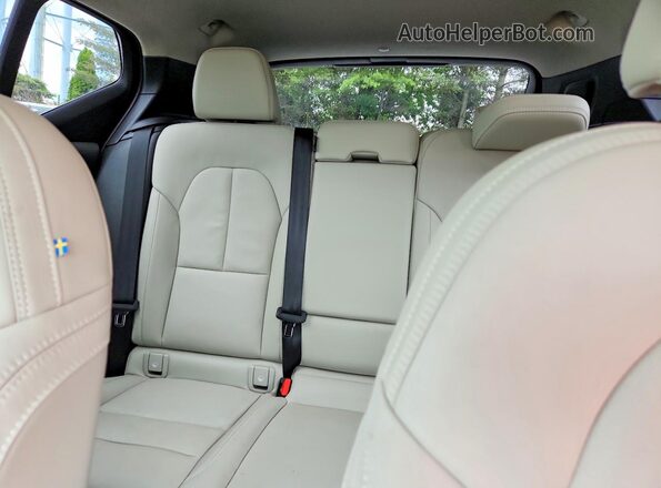 YV4L12UC4S2472023 2025 VOLVO XC40 White Rear seats view