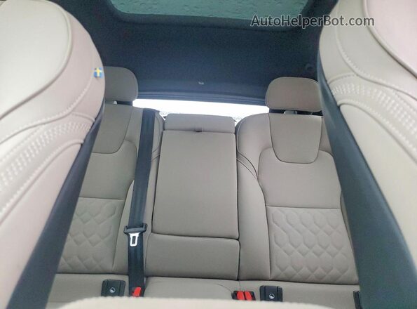 YV4M12RC0T1449021 2026 VOLVO XC60 Blue უკანა სავარძლების ხედი