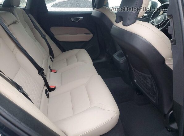 YV4M12RC0T1449021 2026 VOLVO XC60 Blue უკანა სალონის ხედი