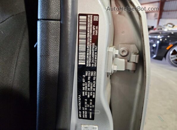 ZACCJABB9HPF06205 2017 JEEP RENEGADE Silver Widok wnętrza 360 stopni