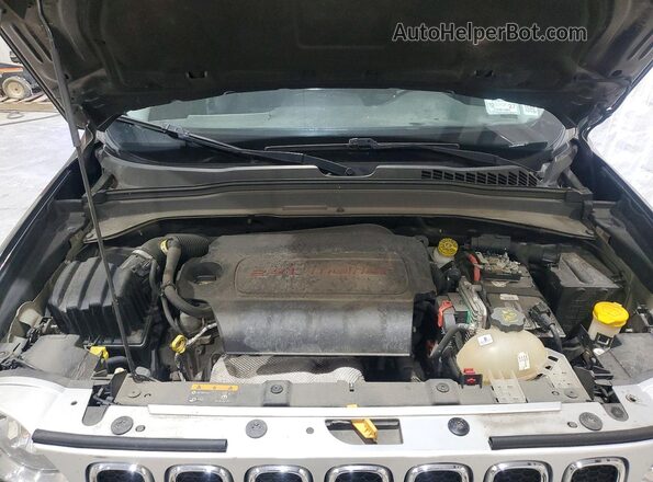 ZACCJADB3HPF34689 2017 JEEP RENEGADE Gray Engine compartment view