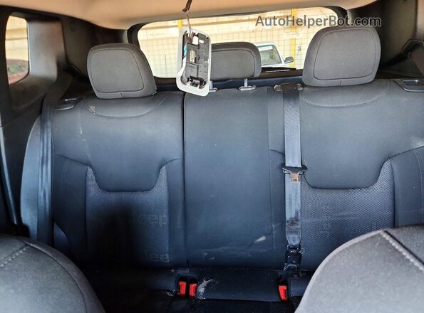 ZACCJBBB2HPF04902 2017 JEEP RENEGADE Черный Вид задних сидений