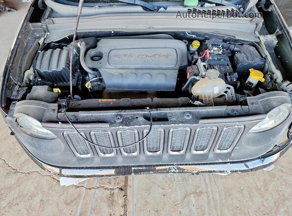 ZACCJBBB2HPF04902 2017 JEEP RENEGADE Черный Вид подкапотного пространства