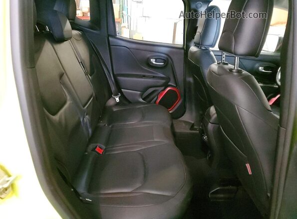 ZACCJBCB2JPH86737 2018 JEEP RENEGADE Green Вид задньої частини салону