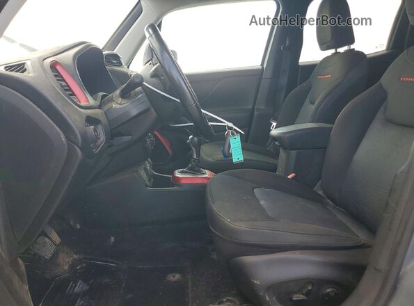 ZACCJBCB5JPH94282 2018 JEEP RENEGADE Серый Вид салона спереди