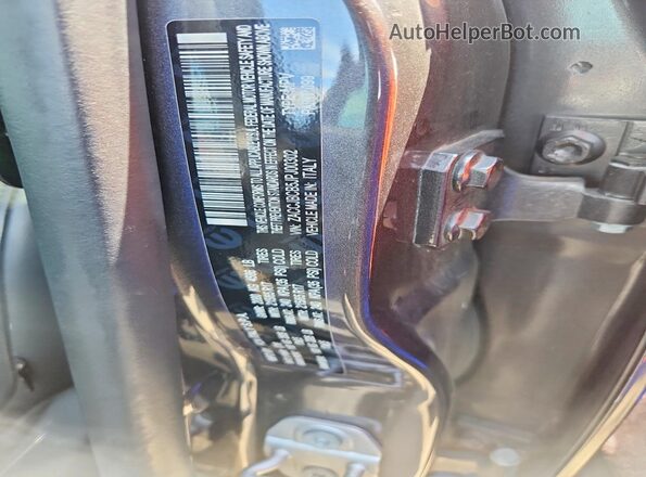 ZACCJBCB5JPJ00302 2018 JEEP RENEGADE Gray Vista del compartimento del motor