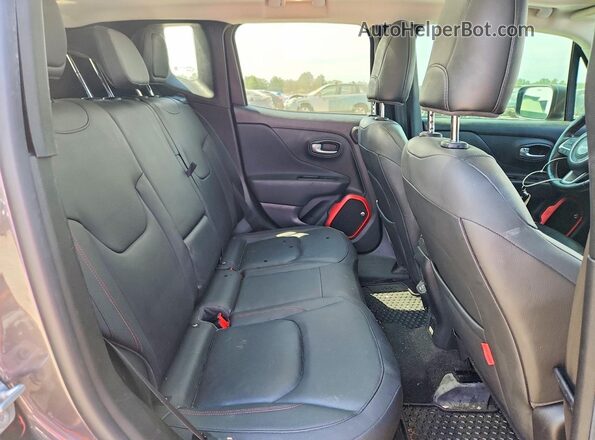 ZACCJBCB5JPJ00302 2018 JEEP RENEGADE Gray Vista de los asientos traseros