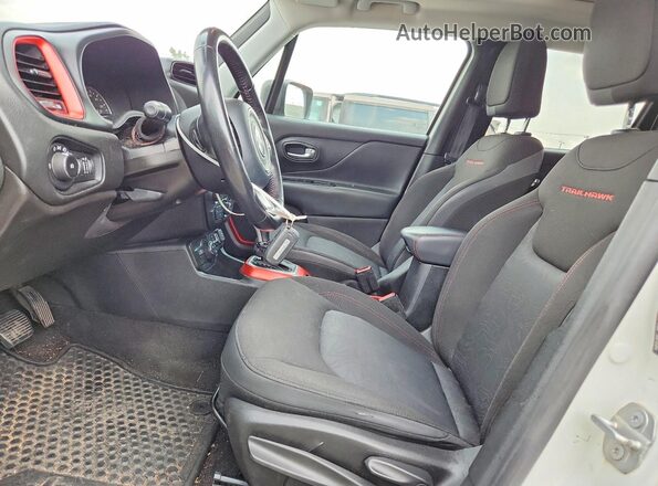 ZACCJBCB7JPH88872 2018 JEEP RENEGADE White Front interior view