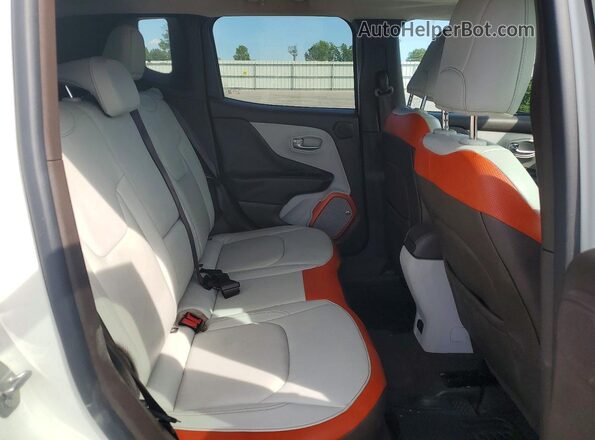 ZACCJBDT3GPD04468 2016 JEEP RENEGADE White Vista interior trasera