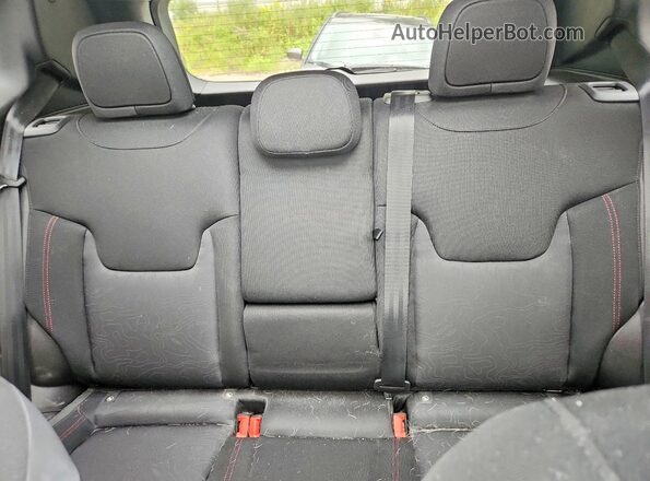 ZACNJBC11KPK00091 2019 JEEP RENEGADE White Vista de los asientos traseros
