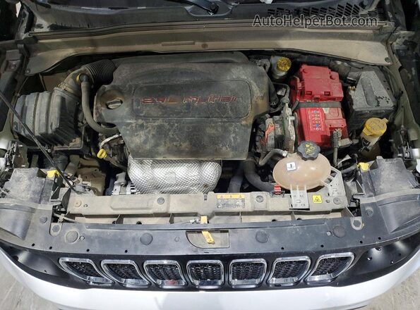 ZACNJCBB8MPM27958 2021 JEEP RENEGADE Silver Widok komory silnika