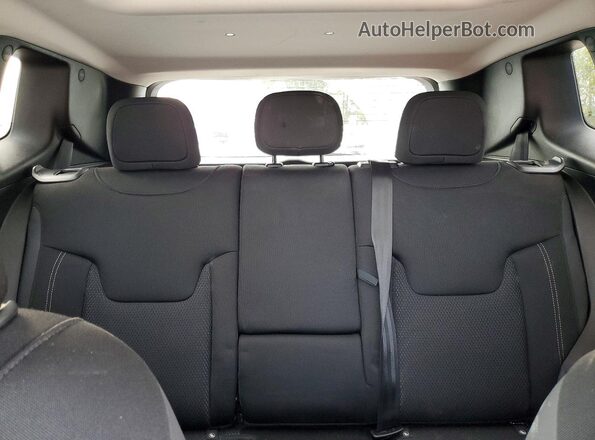 ZACNJDB13NPN72114 2022 JEEP RENEGADE Red Rear seats view