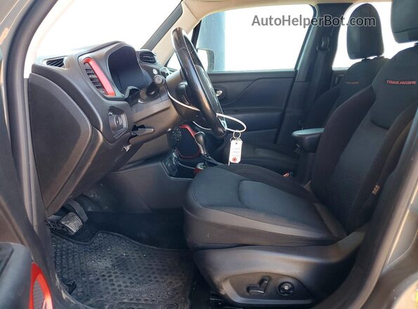 ZACNJDC1XMPN24154 2021 JEEP RENEGADE Gray Front interior view