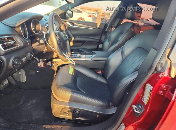 ZAM57XSA3J1287230 2018 MASERATI GHIBLI Red წინა სალონის ხედი