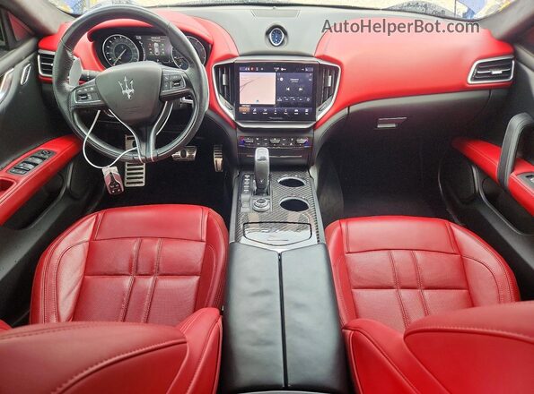 ZAM57YTM3NX398071 2022 MASERATI GHIBLI Blue Widok deski rozdzielczej