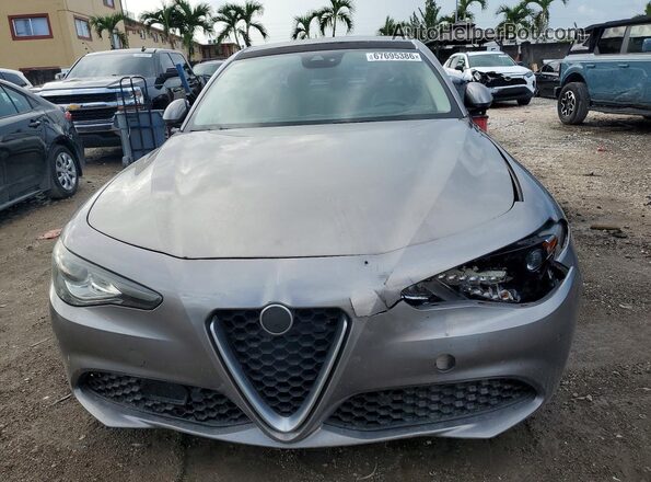 ZARFAECN3H7537000 2017 ALFA ROMEO GIULIA Серебряный Вид спереди
