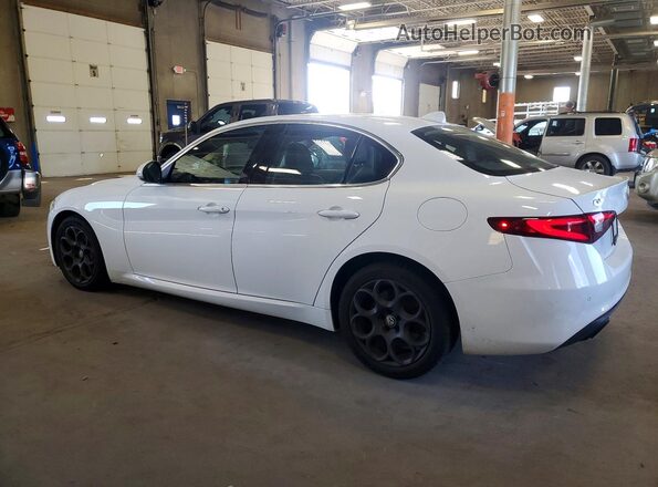 ZARFAEDN0H7547482 2017 ALFA ROMEO GIULIA White Tył lewy
