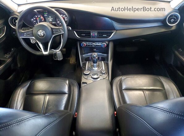 ZARFAEDN0H7547482 2017 ALFA ROMEO GIULIA White Widok deski rozdzielczej