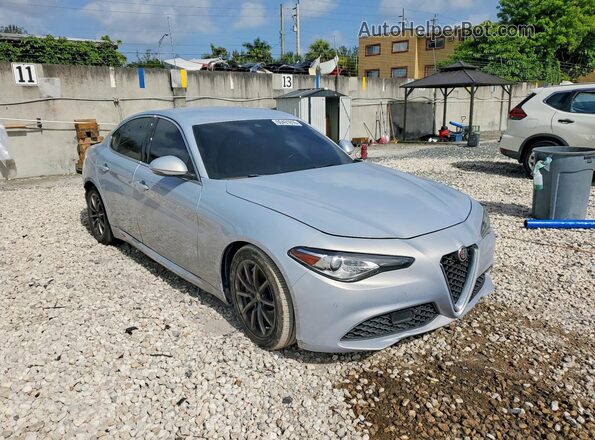 ZARFAMAN6L7631099 2020 ALFA ROMEO GIULIA Silver Front right