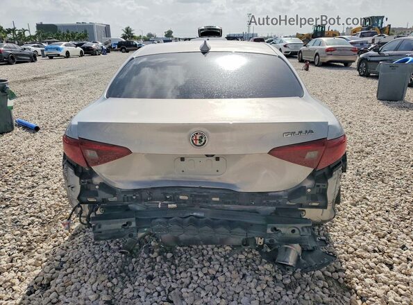 ZARFAMAN6L7631099 2020 ALFA ROMEO GIULIA Silver Rear view