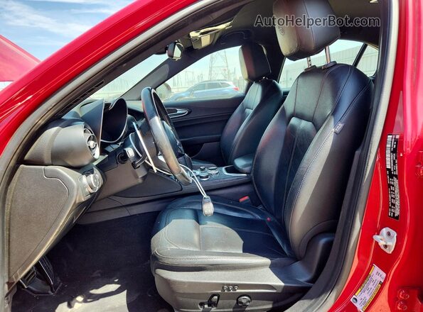 ZARFAMAN8N7659277 2022 ALFA ROMEO GIULIA Red Widok wnętrza z przodu