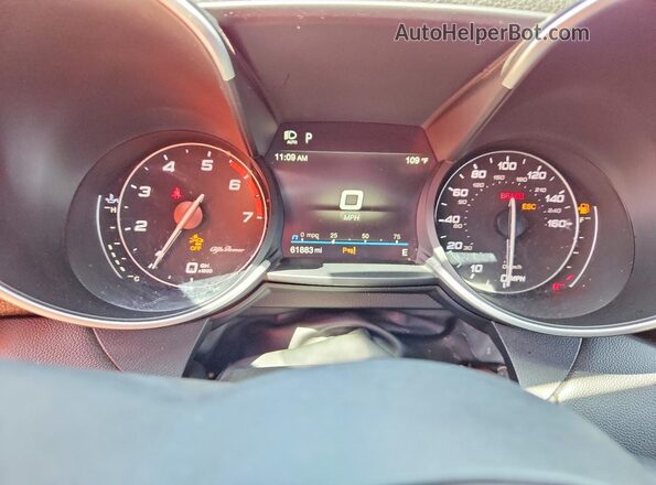 ZARFAMAN8N7659277 2022 ALFA ROMEO GIULIA Red Widok zestawu wskaźników