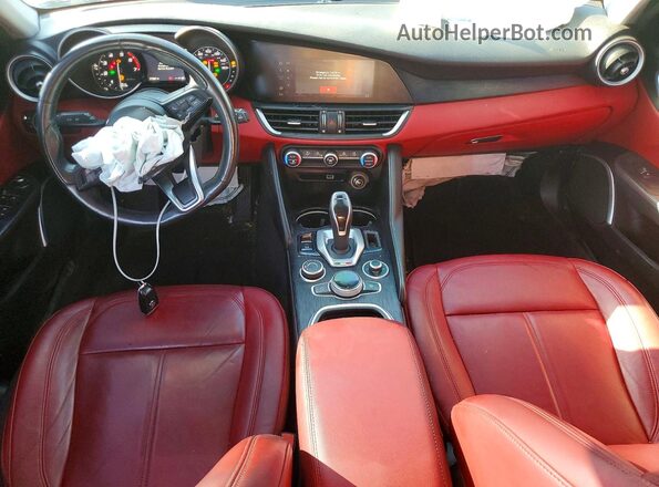 ZARFAMANXM7644827 2021 ALFA ROMEO GIULIA Black Widok deski rozdzielczej