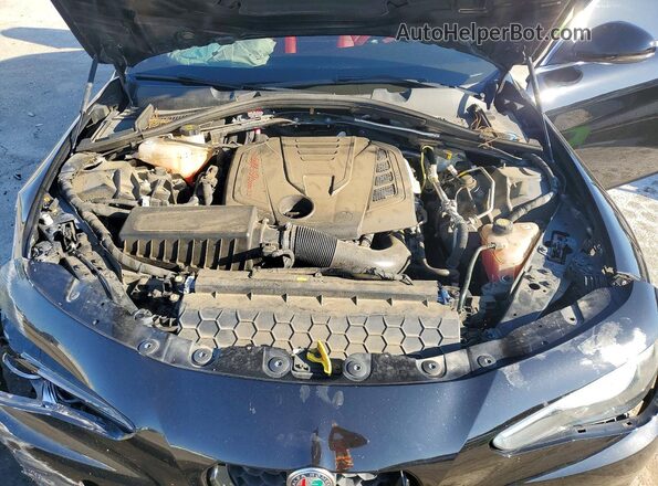 ZARFAMANXM7644827 2021 ALFA ROMEO GIULIA Black Widok wnętrza z tyłu