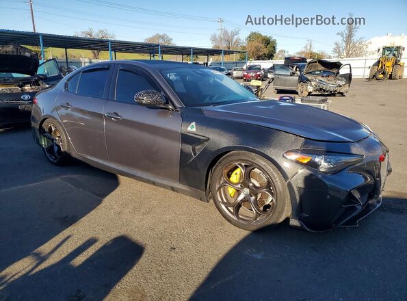 ZARFAMBN4K7621328 2019 ALFA ROMEO GIULIA Gray Front right