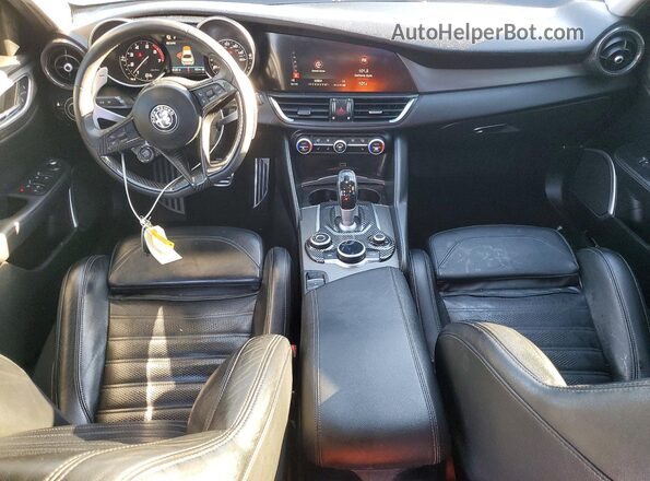 ZARFAMBN4K7621328 2019 ALFA ROMEO GIULIA Gray Dashboard view
