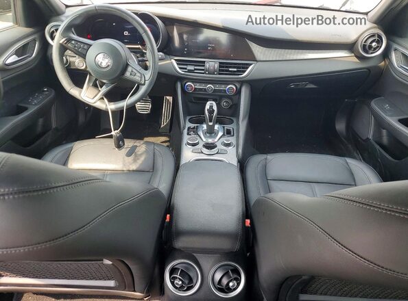 ZARFANBN1R7679798 2024 ALFA ROMEO GIULIA Silver Dashboard view
