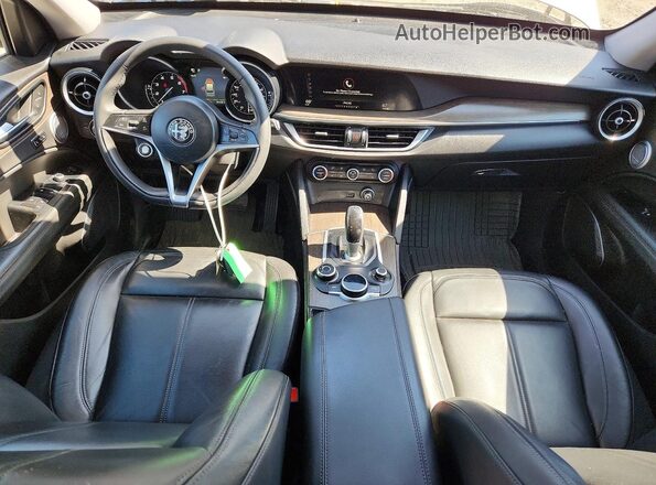 ZASFAKBN4J7B96374 2018 ALFA ROMEO STELVIO Серый Вид панели приборов