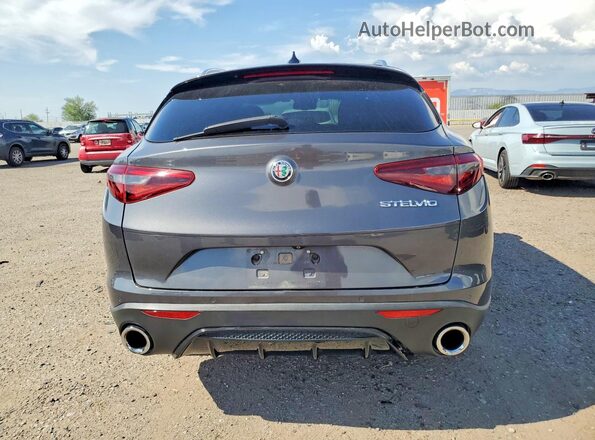 ZASFAKBN7J7C17539 2018 ALFA ROMEO STELVIO Charcoal წინა სალონის ხედი