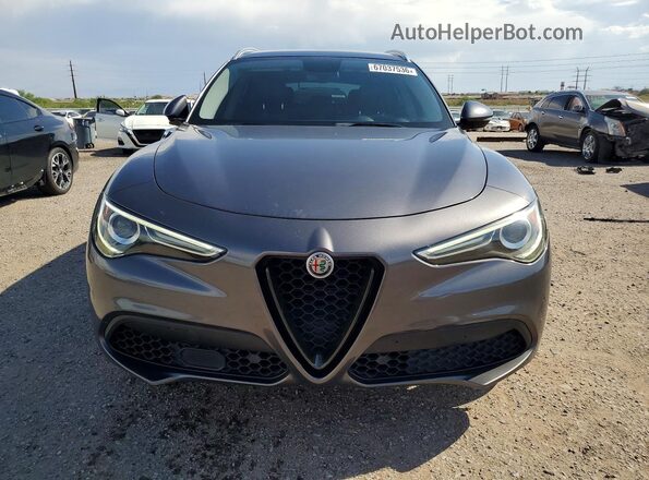 ZASFAKBN7J7C17539 2018 ALFA ROMEO STELVIO Charcoal უკანა ხედი