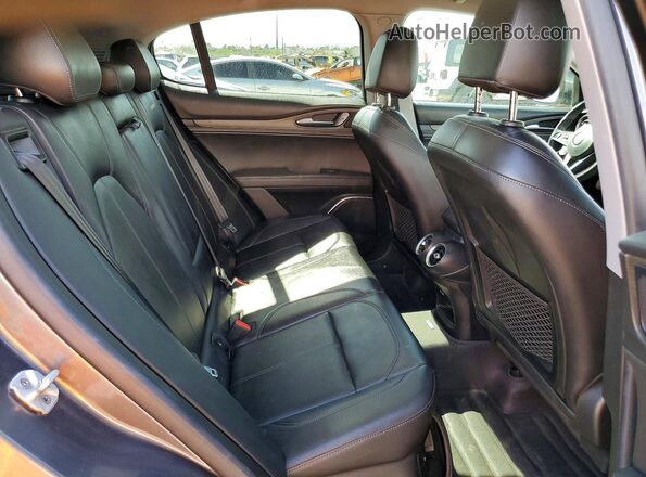 ZASFAKBN7J7C17539 2018 ALFA ROMEO STELVIO Charcoal უკანა სალონის ხედი