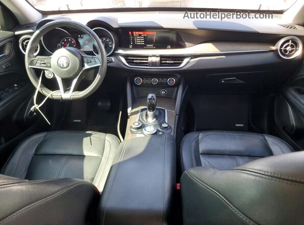 ZASFAKBN7J7C17539 2018 ALFA ROMEO STELVIO Charcoal ხელსაწყოთა პანელის ხედი
