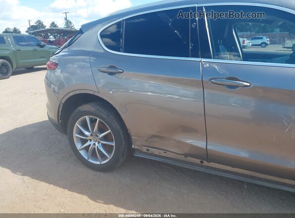 ZASFAKBNXJ7B67610 2018 ALFA ROMEO STELVIO Champagne 