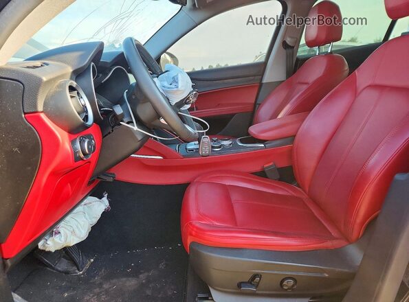 ZASPAKAN3L7C98368 2020 ALFA ROMEO STELVIO Black Front interior view