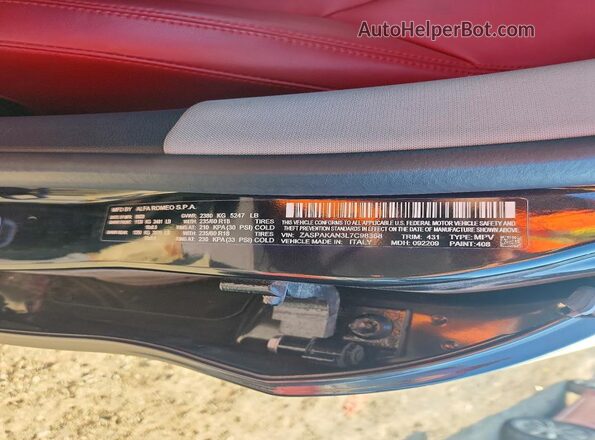 ZASPAKAN3L7C98368 2020 ALFA ROMEO STELVIO Black Engine compartment view