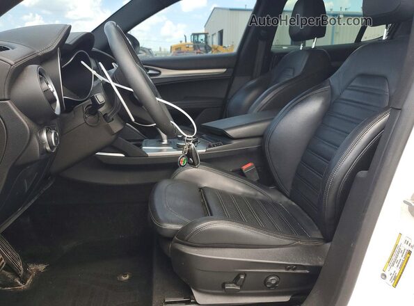 ZASPAKBN8K7C70241 2019 ALFA ROMEO STELVIO White Vista interior delantera