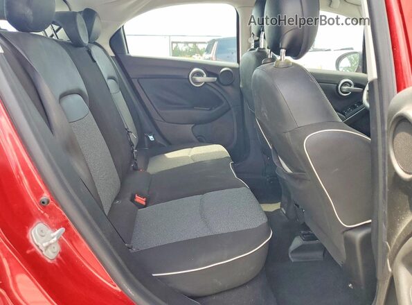 ZFBCFXAH2HP590314 2017 FIAT 500X Red Vista interior trasera