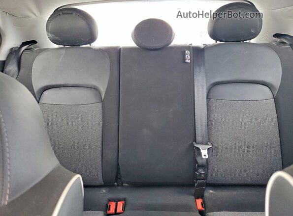 ZFBCFXAH2HP590314 2017 FIAT 500X Red Vista de los asientos traseros
