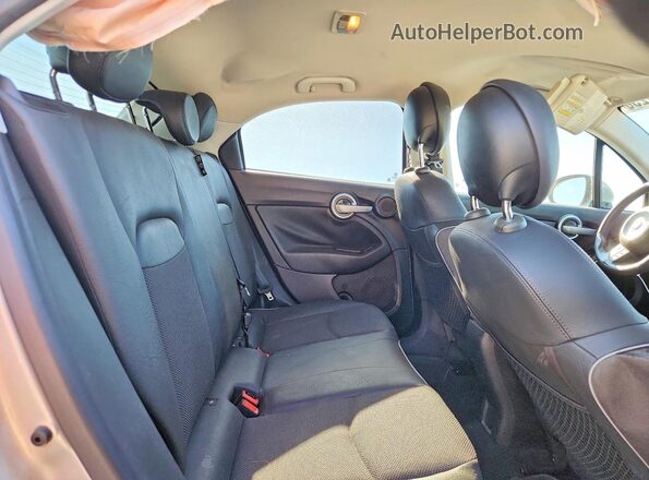 ZFBCFXCT2GP379498 2016 FIAT 500X Silver Հետևի նստատեղերի տեսք