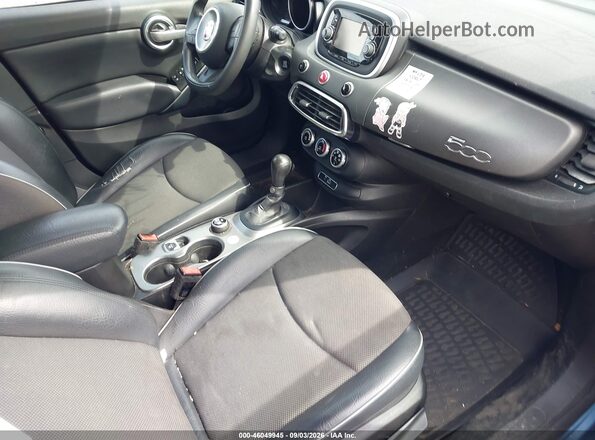 ZFBCFYCB7HP614458 2017 FIAT 500X Синий Вид салона спереди
