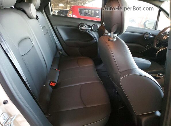 ZFBNF3C12NP972890 2022 FIAT 500X White Vista de los asientos traseros