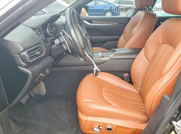 ZN661XUAXPX411540 2023 MASERATI LEVANTE Black Вид салону спереду