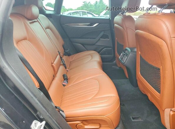 ZN661XUAXPX411540 2023 MASERATI LEVANTE Black Вид задньої частини салону