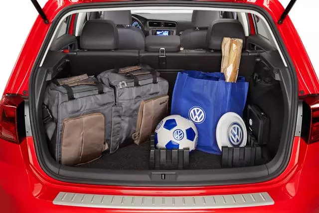 Rear Bumper Protection Plate 5G0-061-195 - View 4