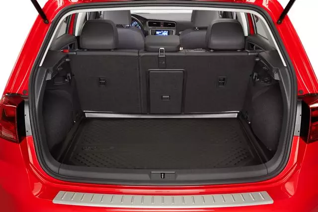 Rear Bumper Protection Plate 5G0-061-195 - View 2