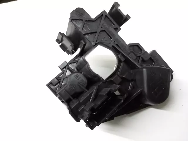 Socket Plate 5C6-945-258 - View 2